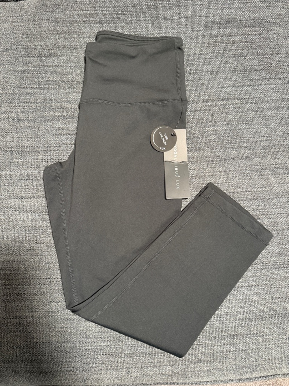 NWT! Yogalicious High Rise Capri Lux Leggings